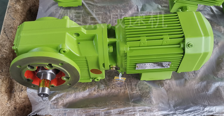 KF37系列減速機 輸入配電機 輸出單軸+法蘭 綠色油漆 實物圖