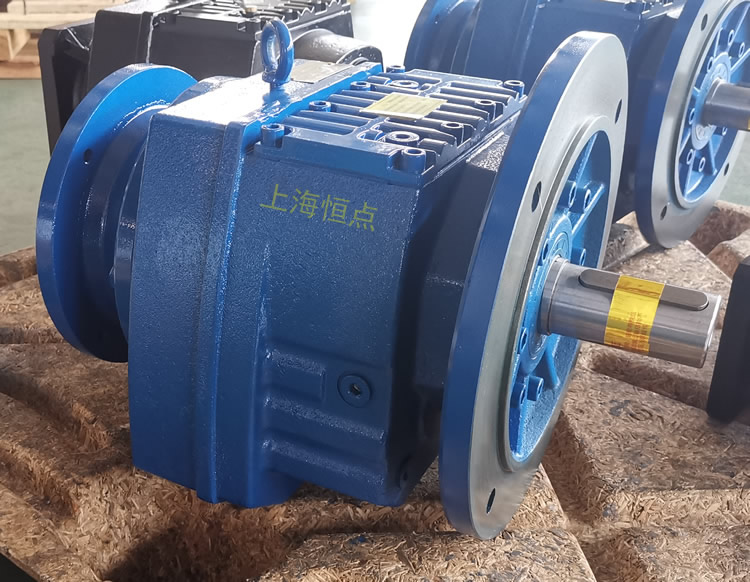 RF87減速機，輸入配法蘭B5端蓋，立式法蘭輸出，實物照片