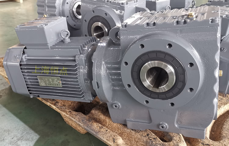 SA77系列減速機輸入配電機，輸出通孔，常用件實物圖